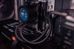 Ilustracja artykułu: Counter-Strike 2 FPS drops explained: stutter, frametime spikes, and latency myths