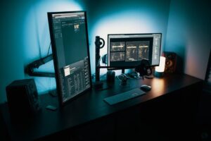 Ilustracja artykułu: CS2 FPS drops and stuttering: a practical checklist to lower latency and boost performance