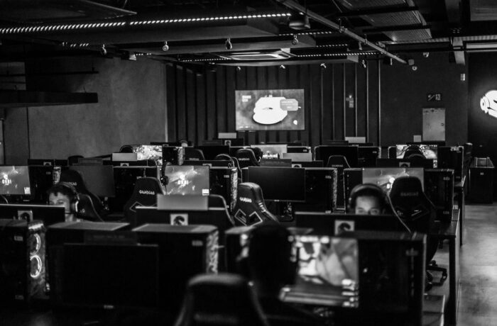 Ilustracja artykułu: Packet loss fix for competitive FPS: a step-by-step troubleshooting guide to stabilize your aim and...