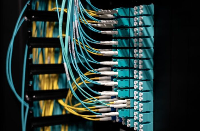 Ilustracja artykułu: Packet loss fix guide: diagnose jitter, routing issues, and stabilize your competitive connection