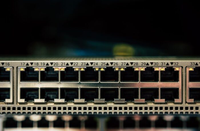 Ilustracja artykułu: Latency vs jitter vs packet loss: how to diagnose stutter and fix FPS drops fast