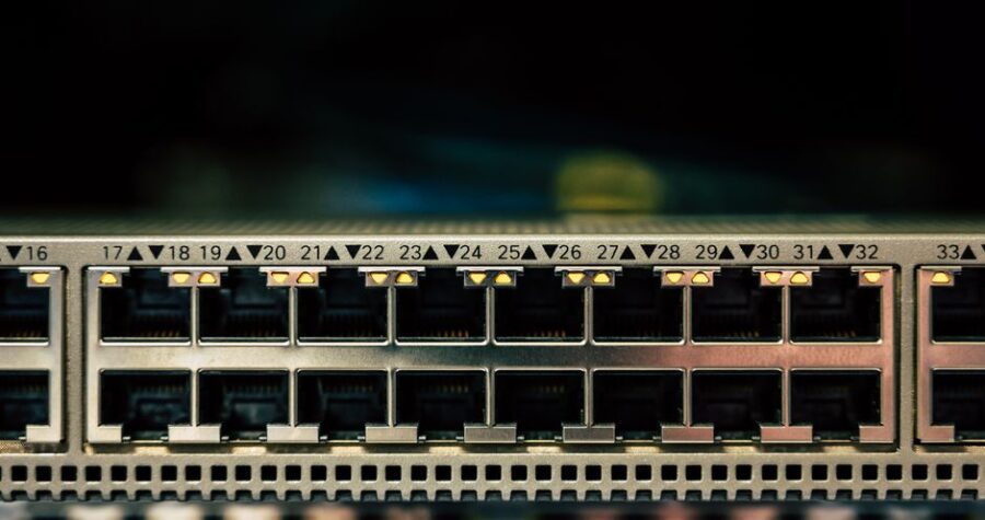 Ilustracja artykułu: Latency vs jitter vs packet loss: how to diagnose stutter and fix FPS drops fast