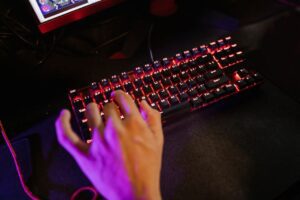 Ilustracja artykułu: Stutter and jitter fixes for smooth fortnite: an evergreen checklist for settings, network, and...